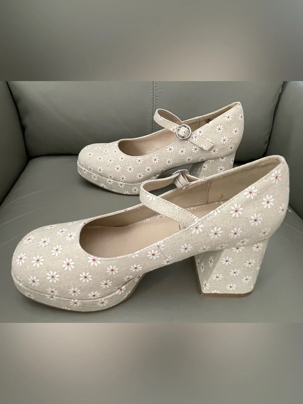 Madden Girl Mantel Floral Daisy Platform Mary Jane Heels - Size 7.5